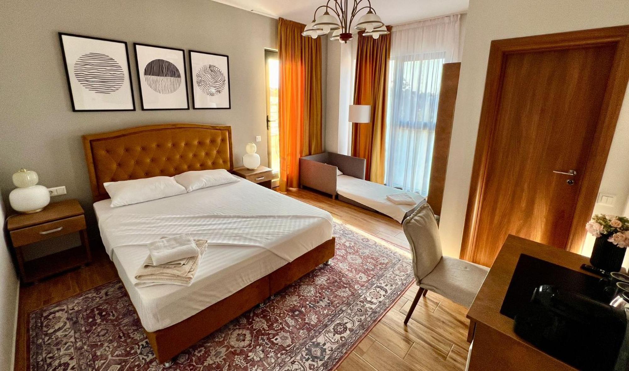 Hotel Fantazia Oradea - Self Check In & Out Exterior foto