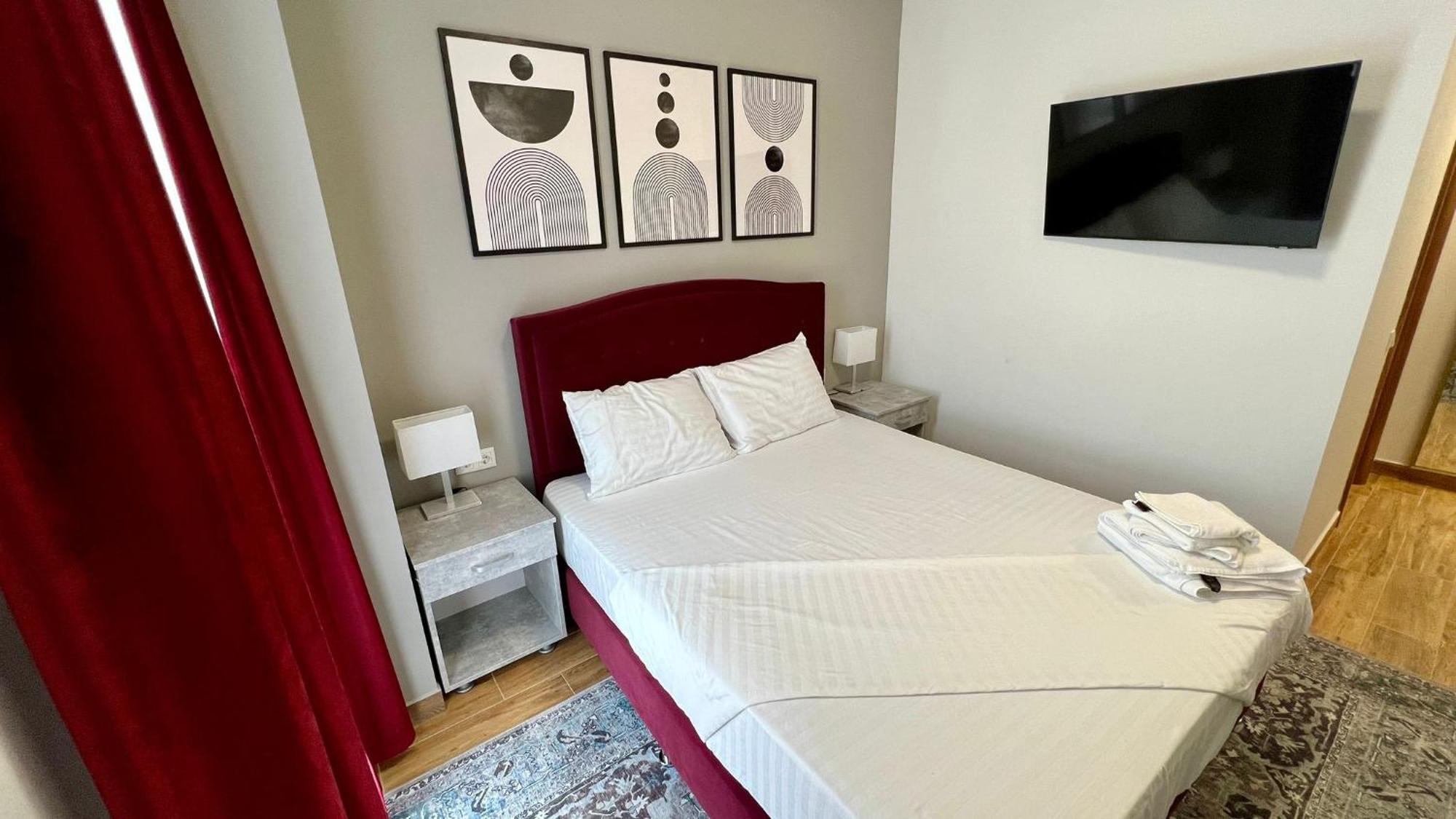 Hotel Fantazia Oradea - Self Check In & Out Exterior foto