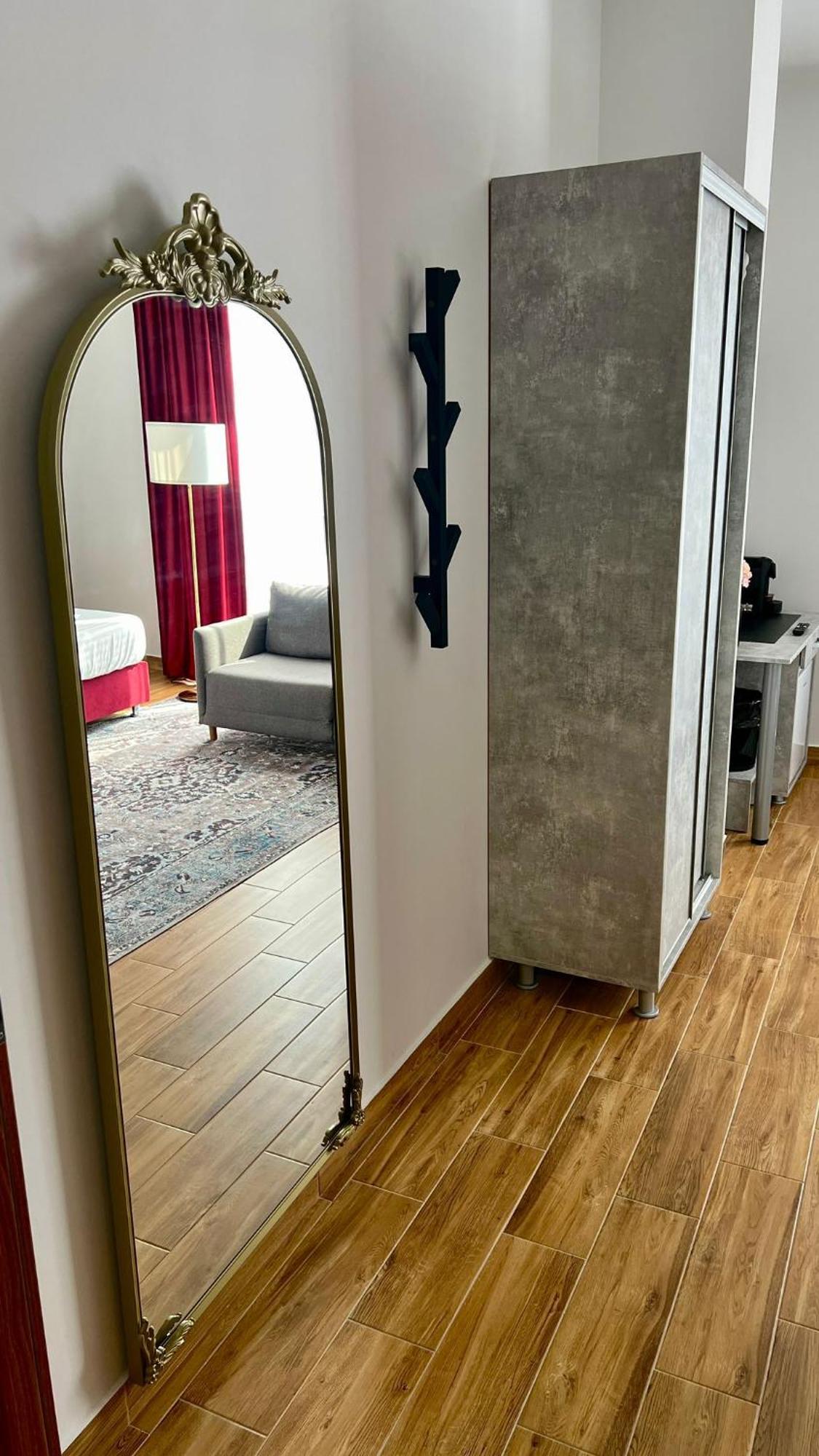 Hotel Fantazia Oradea - Self Check In & Out Exterior foto