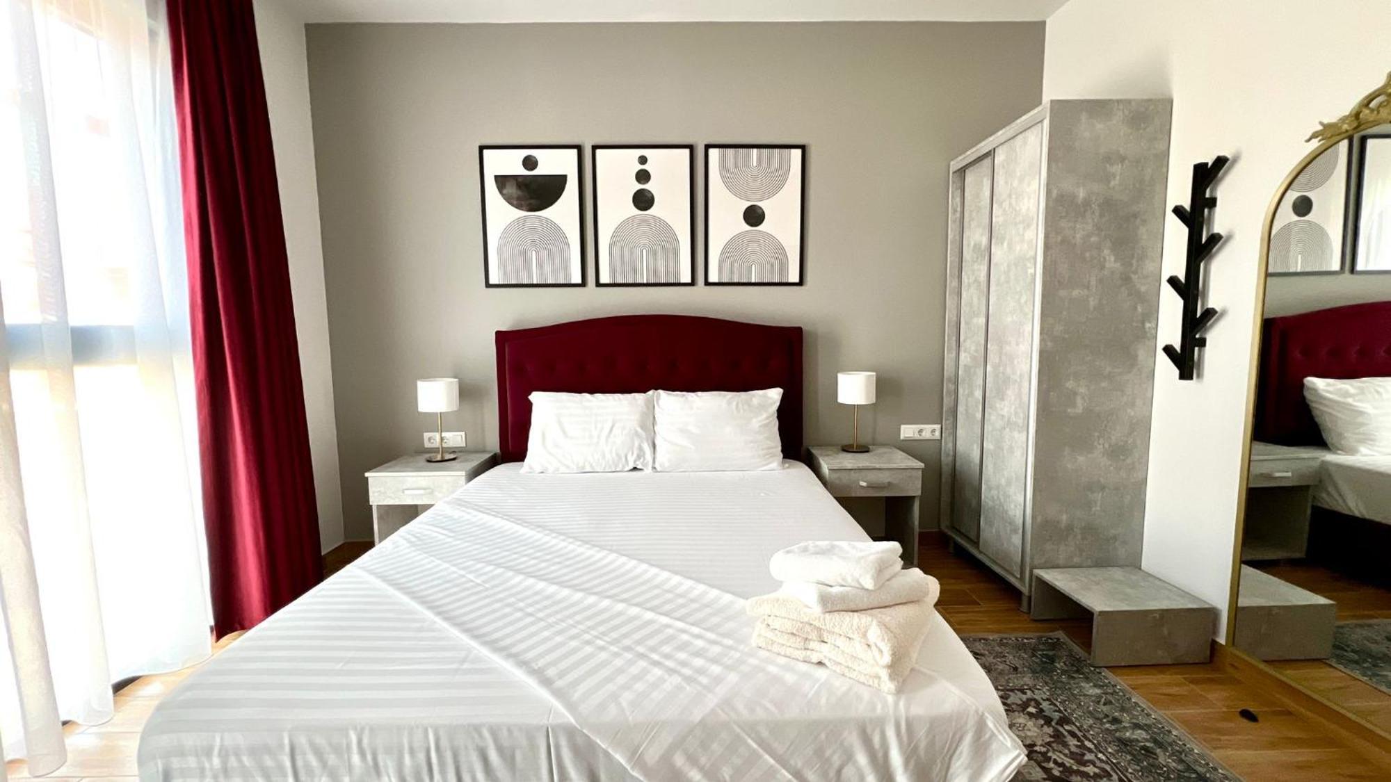 Hotel Fantazia Oradea - Self Check In & Out Exterior foto