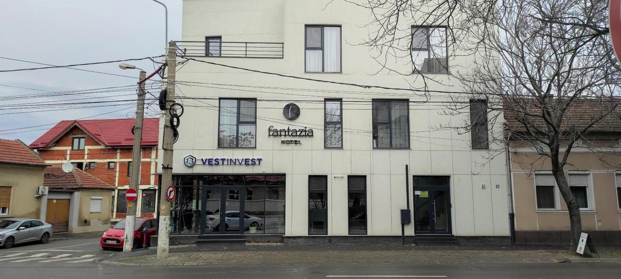 Hotel Fantazia Oradea - Self Check In & Out Exterior foto